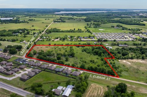 520 E Eubank St, Mabank, TX, 75147-8300 | Card Image