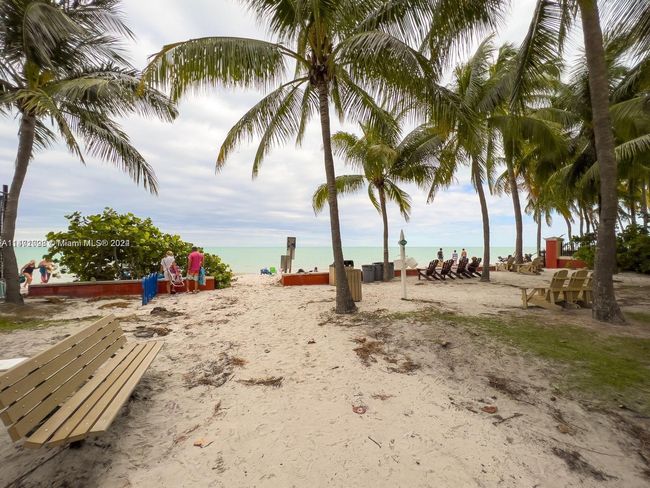 APT-3C - 150 Sunrise Dr, Condo with 2 bedrooms, 2 bathrooms and null parking in Key Biscayne FL | Image 40