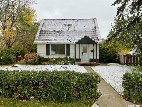 30 Cecil Cres, Regina, SK, S4T5Y5 | Card Image