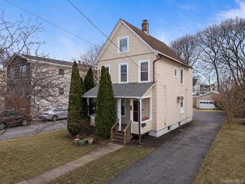 19 Maple Ave, Suffern, NY, 10901-5820 | Card Image