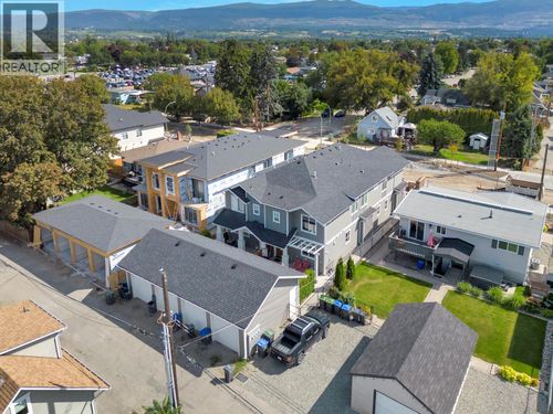 782 Glenwood Ave, Kelowna, BC, V1Y5M5 | Card Image