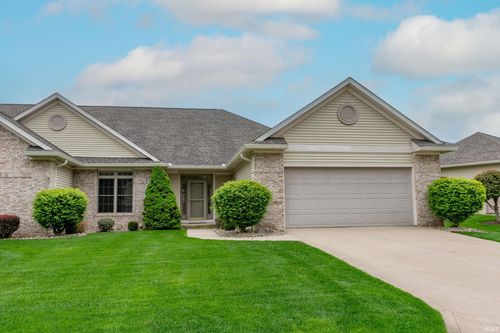 210 River Park Dr, Middlebury, IN, 46540-8781 | Card Image