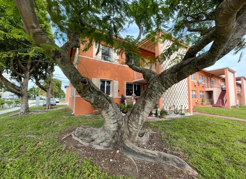 12b-3591 Sw 10th St, Miami, FL, 33135-4347 | Card Image