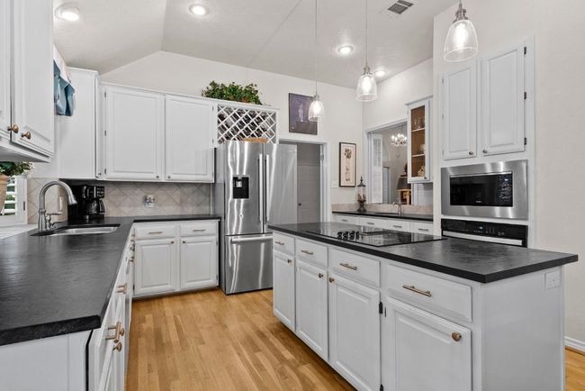 Kitchen | Image 25