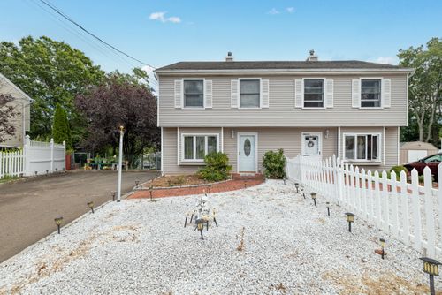 201 High Ridge Dr, Bridgeport, CT, 06606-4913 | Card Image
