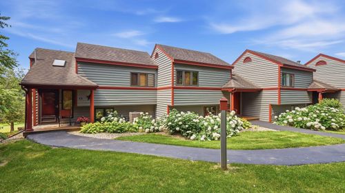 24 Spring Creek Ln, Galena, IL, 61036-8713 | Card Image