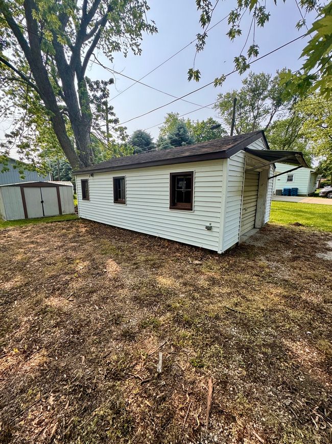 1202 E Water St, House other with 1 bedrooms, 1 bathrooms and 4 parking in Pontiac IL | Image 6