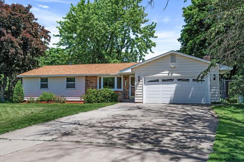 9257 3rd St Ne, Blaine, MN, 55434-1256 | Card Image
