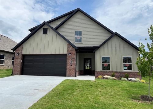 2307 N Lexington St, Siloam Springs, AR, 72761-7285 | Card Image