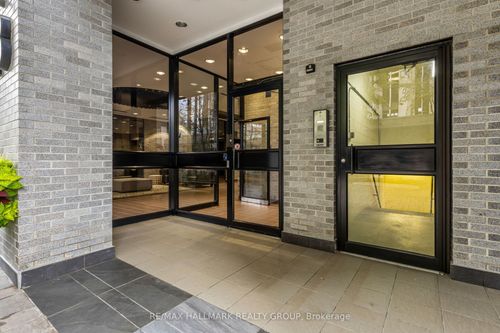 701-18 Nepean St, Ottawa, ON, K2P2L2 | Card Image