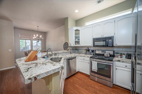 4160 Donovan Way, Turlock, CA, 95382-7253 | Card Image