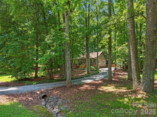 3814 Wonderland Dr, Matthews, NC, 28104-6964 | Card Image