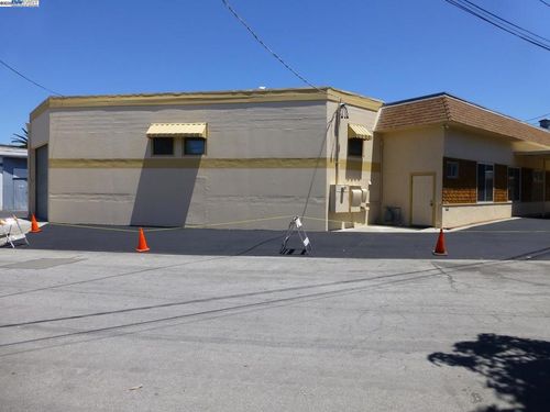 16840 Alisal Ct, Ashland, CA, 94580-1712 | Card Image