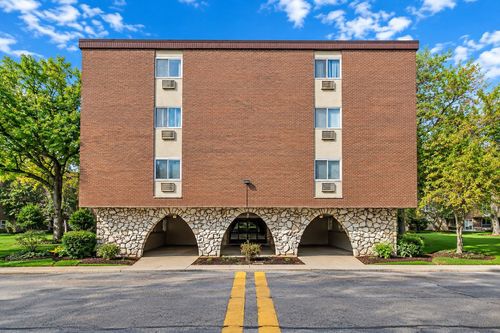 212-1331 S Finley Rd, Lombard, IL, 60148-4381 | Card Image