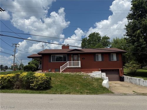 101 Circle Dr, Weirton, WV, 26062-3041 | Card Image
