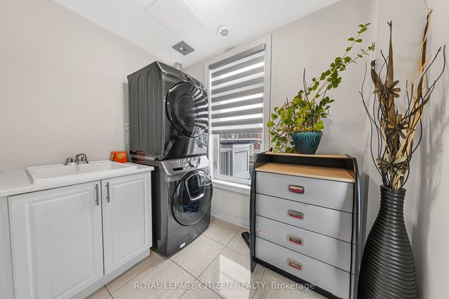 123 Luzon Ave, Home with 3 bedrooms, 3 bathrooms and 2 parking in Markham ON | Image 10