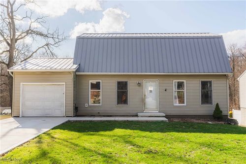 1582 Hilda St, Lakemore, OH, 44250-9560 | Card Image