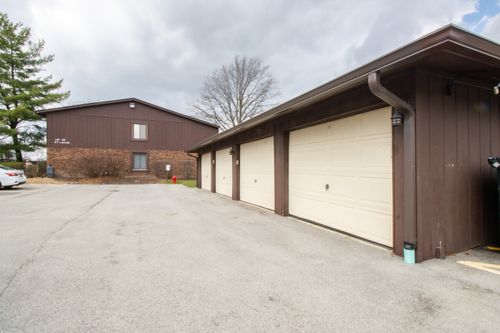 apt-202-107 65th Lake Dr, Westmont, IL, 60559-3133 | Card Image