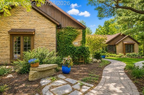 377 Ridgemont Rd, Oxford, MI, 48370-3043 | Card Image