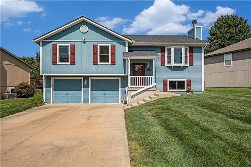 812 Applewood Ln, Belton, MO, 64012-4750 | Card Image