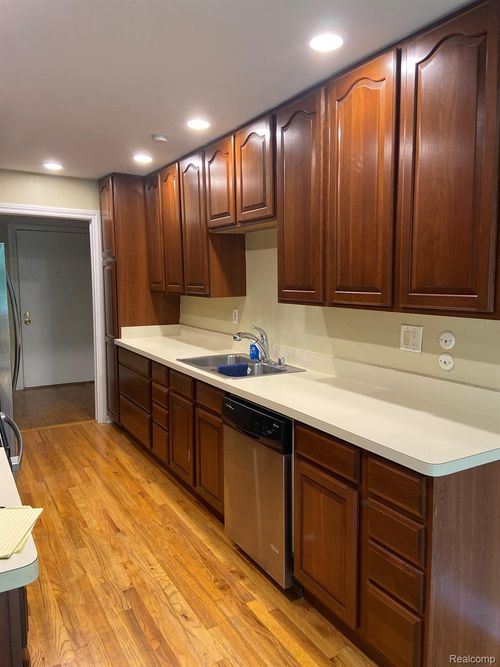 apt-1-4411 Laurel Club Cir, West Bloomfield, MI, 48323-2900 | Card Image