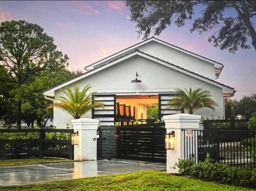 stalls-14322 Draft Horse Ln, Wellington, FL, 33414-1012 | Card Image