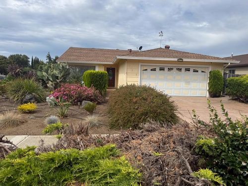 677 Lava Way, San Jose, CA, 95133-1806 | Card Image