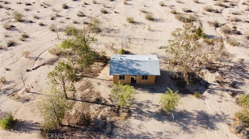 69550 Giant Rock Rd, 29 Palms, CA, 92277 | Card Image