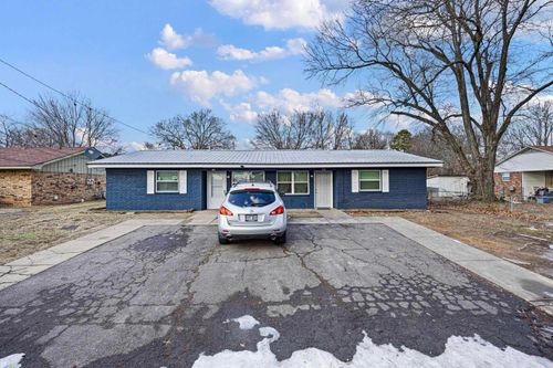 811 E M St Street, Russellville, AR, 72801 | Card Image