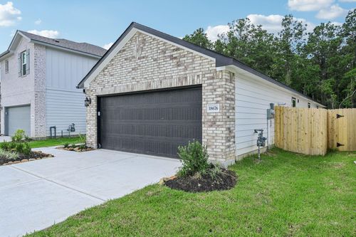 16703 Sterling Cliff St, Conroe, TX, 77302-1539 | Card Image