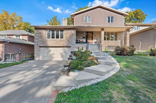 550 Rankin Cres, Kingston, ON, K7M7L4 | Card Image