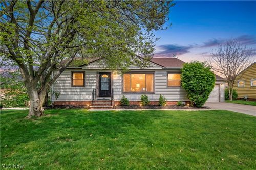 11908 Glamer Dr, Parma, OH, 44130-5929 | Card Image