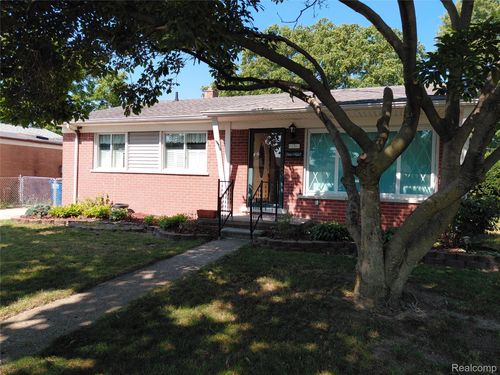 130 Shotka St, Westland, MI, 48186-5015 | Card Image