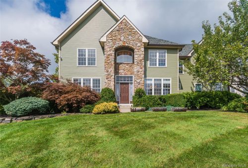 21 Castleton Dr, Highland Mills, NY, 10930-8317 | Card Image