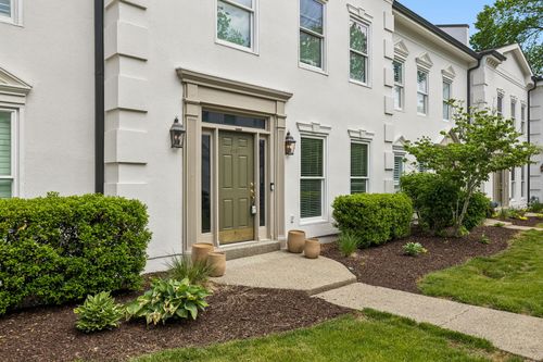 3037 Woodlawn Dr, Nashville, TN, 37215-1140 | Card Image