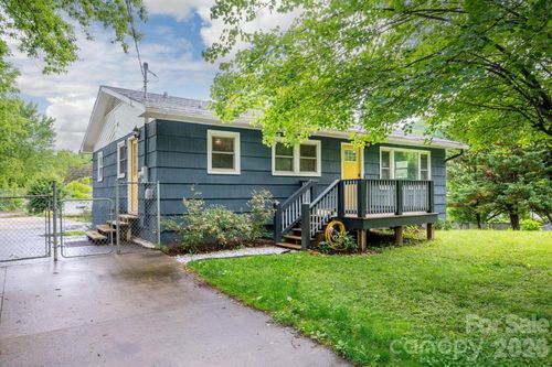 65 Farley St, Waynesville, NC, 28786-5082 | Card Image