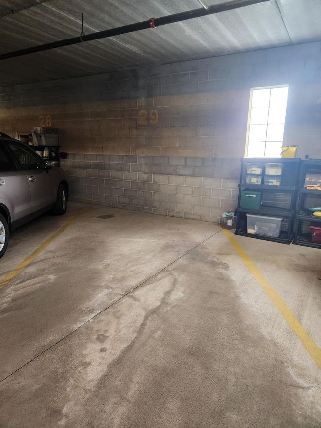 Garage Stall | Image 21