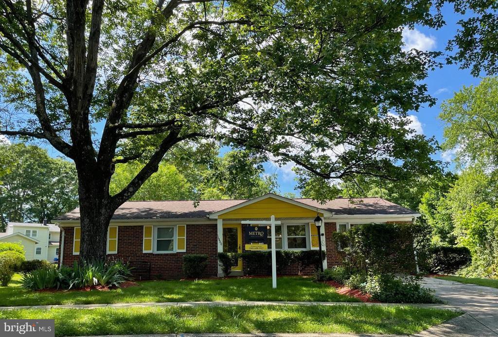 Halloway Ct, Upper Marlboro, MD 20772