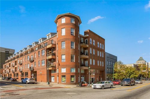 204-360 Elm St, Greensboro, NC, 27401-2777 | Card Image
