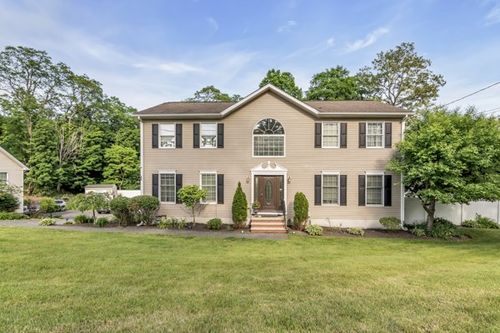 30 Johnson St, Peabody, MA, 01960-2311 | Card Image