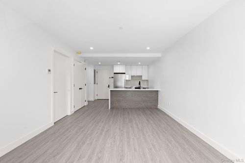 3a-46 Vernon Blvd, Long Island City, NY, 11101-5089 | Card Image