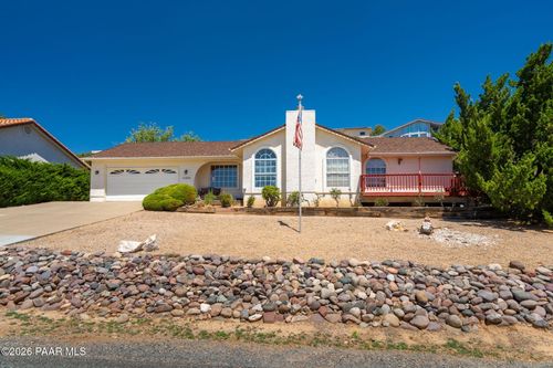 10680 E Straight Arrow Rd, Dewey-Humboldt, AZ, 86327-5317 | Card Image
