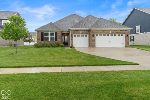 1697 Pelham Dr, Greenwood, IN, 46143-5006 | Card Image