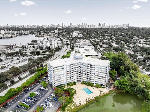 512e-1300 Ne Miami Gardens Dr, Miami, FL, 33179 | Card Image