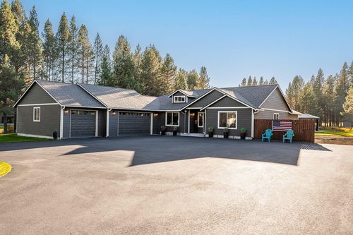 53845 Pine Grove Rd, La Pine, OR, 97739-9200 | Card Image