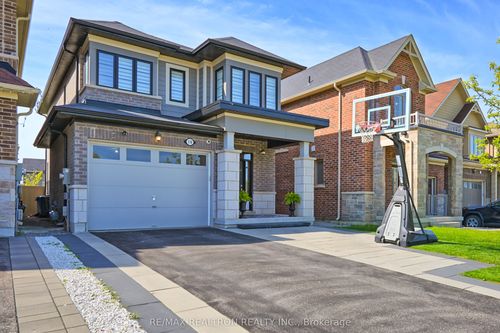 19 Hackett St, East Gwillimbury, ON, L9N0P8 | Card Image