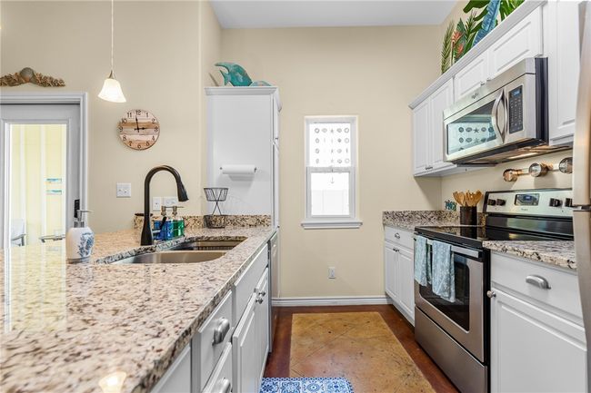14209 Anegada Dr, Condo with 2 bedrooms, 2 bathrooms and 2 parking in Corpus Christi TX | Image 6