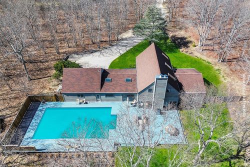 211 Red Dirt Rd, East Hampton, NY, 11937-1886 | Card Image