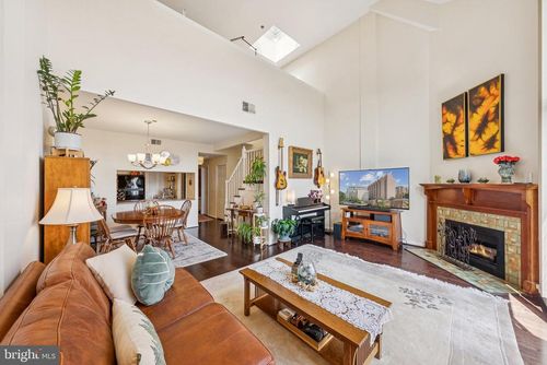 apt-1810-1301 N Courthouse Rd, ARLINGTON, VA, 22201-2520 | Card Image