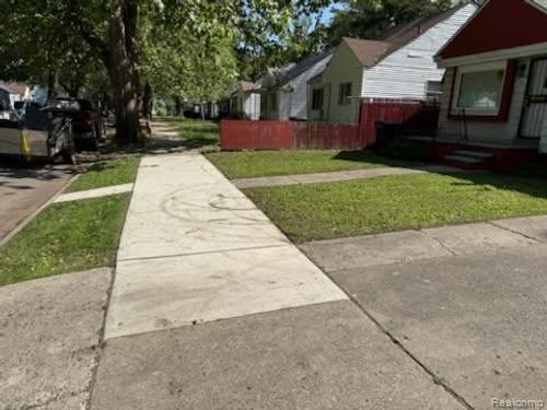 7766 Clayburn St, Detroit, MI, 48228-3536 | Card Image